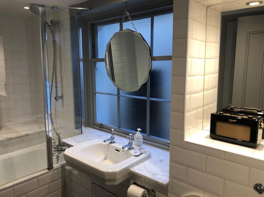 Kings Cross, Self-Contained House & Private Garden Villa Londra Dış mekan fotoğraf